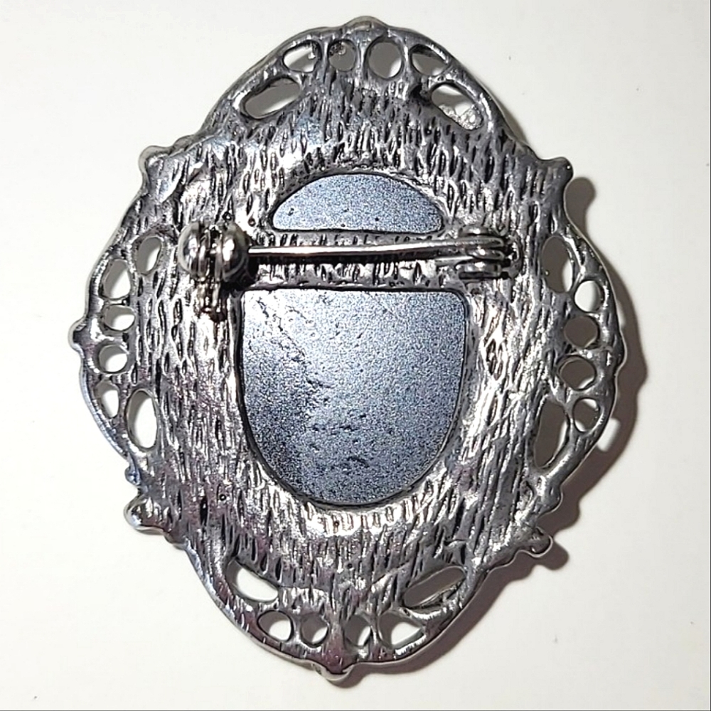 VINTAGE CAMEO BROOCH - BLACK & IVORY RESIN - LARGE OVER 2" HIGH - Picture 3 of 7